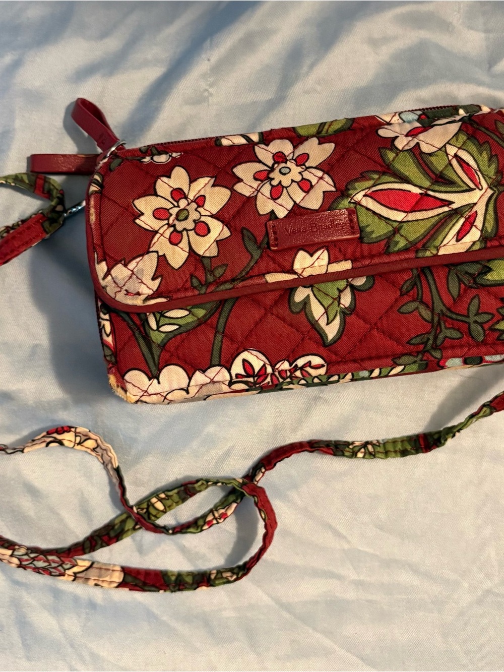 Vera Bradley All-in-one crossbody in excellent condition
